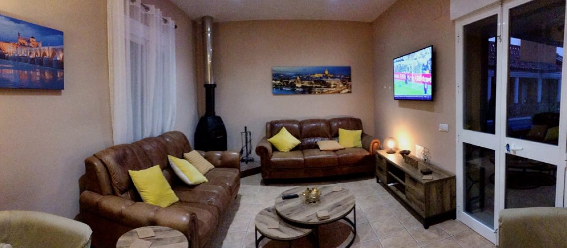 Casa Uno TV Lounge